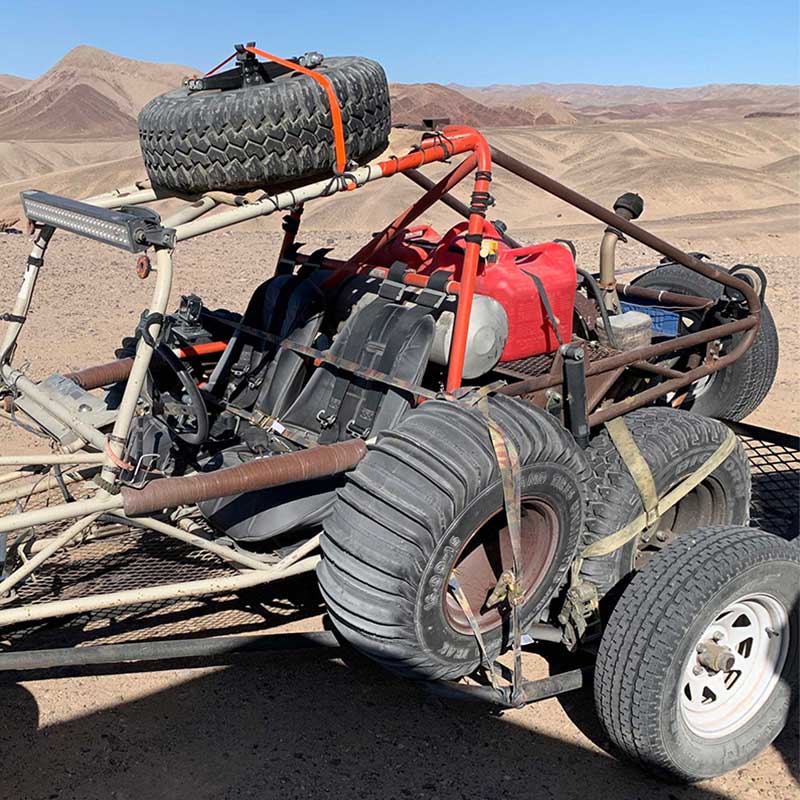 1 インチ x 8 フィートの迷彩アイアンハンドルラチェットストラップ、ビニールコーティングされた S フックとキーパー付き